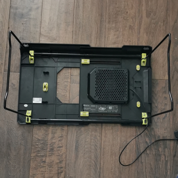 Xgear laptop cooling desk - Picture 5 of 6